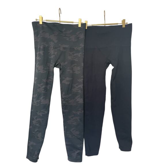 SPANX Leggings Set of 2 – Navy & Camo – Size XL – Compression Fit – EUC - Picture 2 of 6